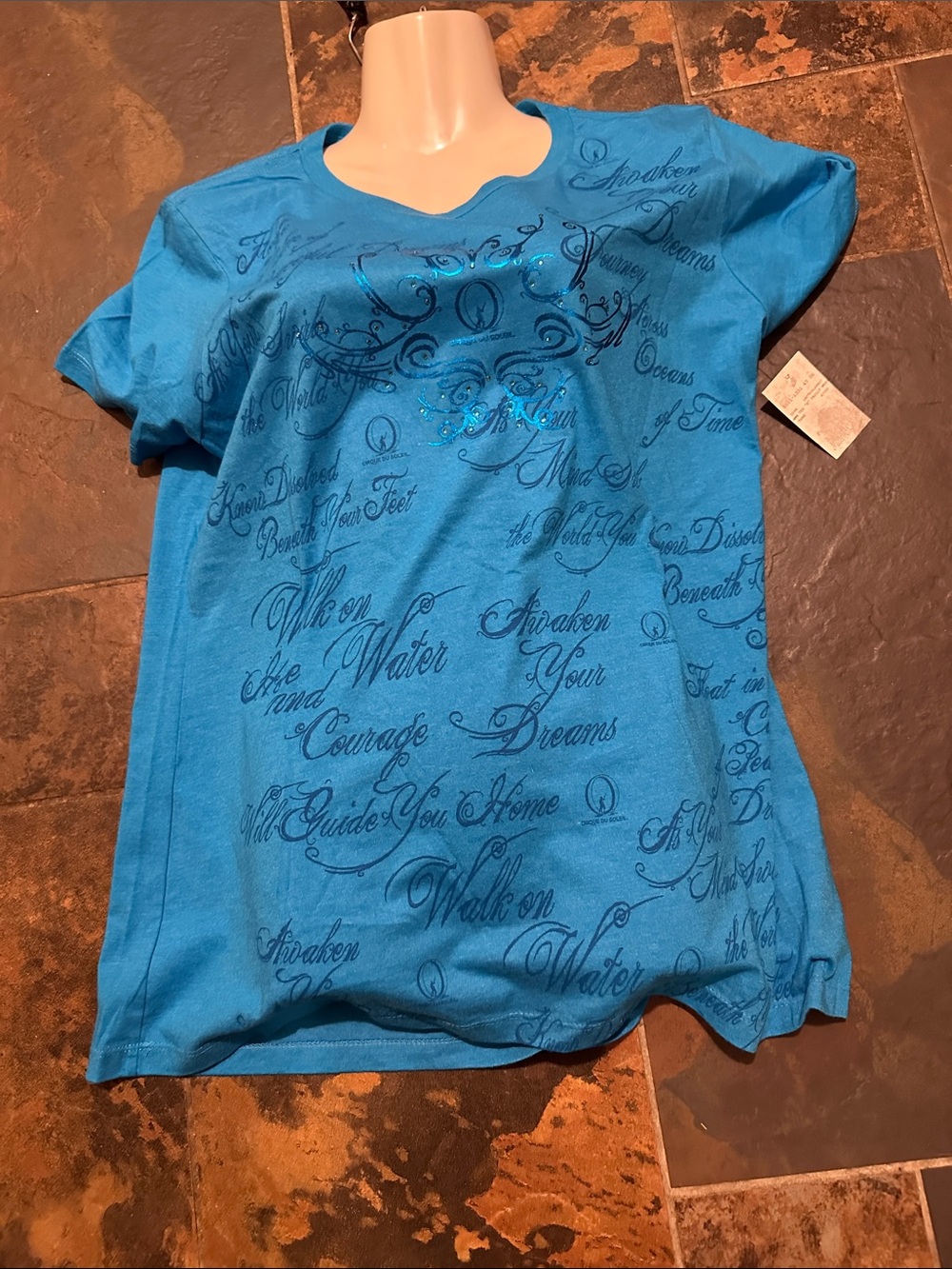 Cirque de soleil Blue Script Graphic Tee new with tags xxl